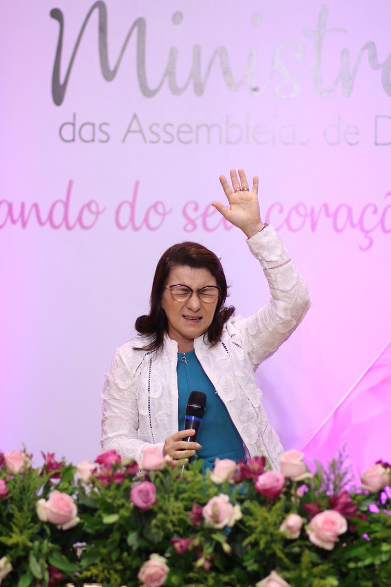 elia_oliveira's tweet photo. 2º Encontro Nacional de Esposas de Ministros das Assembleias de Deus, em Fortaleza/CE. Com o tema “Cuidando do seu coração” baseado em Pv. 4:23, sob a coordenação da irmã @lidiadantascosta, uma noite inesquecível na presença de Deus.
Fotos: @tiagobertulino https://t.co/rIv5j8Nuql