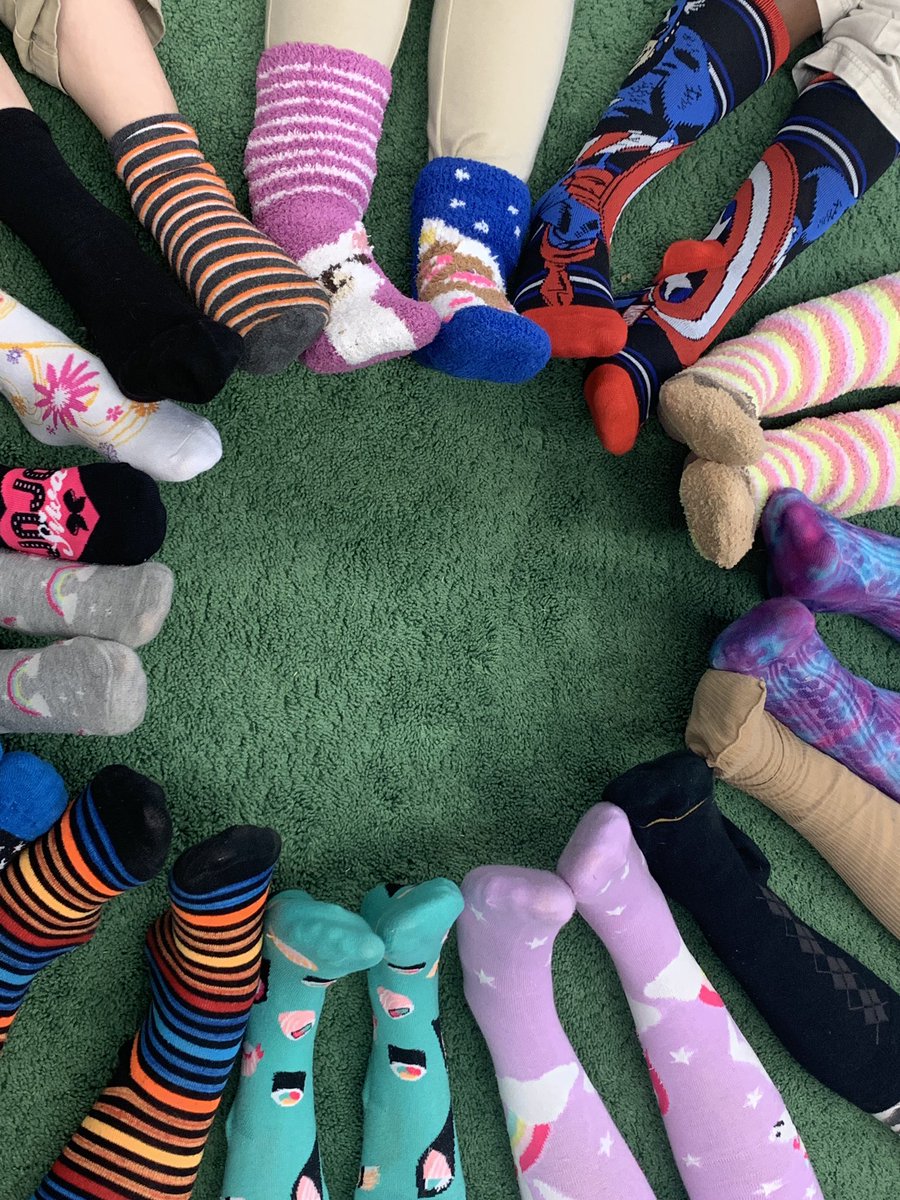 MrsElizabeth08's tweet photo. Dr. Seuss Week is always a fun week! #DrSeussWeek #ReadAcrossAmerica #HESPouncers #LifeIn2ndGrade https://t.co/eVASITUzNV