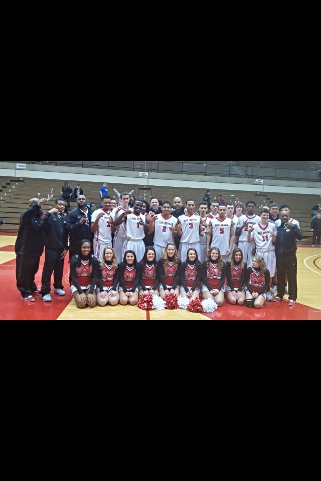hsbbcoachrhs's tweet photo. @MikeTill1_ @2kZayboi @tluce_ @OkaforJoel @TheOGc1 @restofthesquad https://t.co/kqCg7mlrYv
