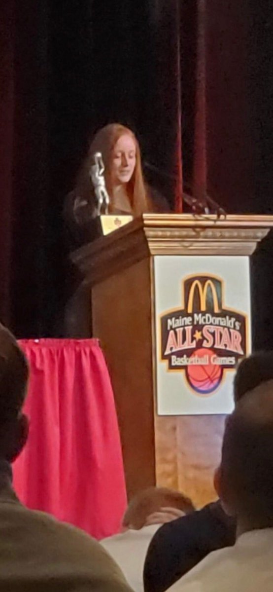 me_firecrackers's tweet photo. Congratulations to Julz Colby- Miss Basketball 2020. Well deserved honor wrapping up outstanding career. Joins Allie Clement, Ashley Storey, Emily Esposito, and Anna DeWolfe as 5th Firecracker recipient since 2014. Maggie Whitmore and Brooke Obar excellent finalists. https://t.co/GZ77nzXoj5