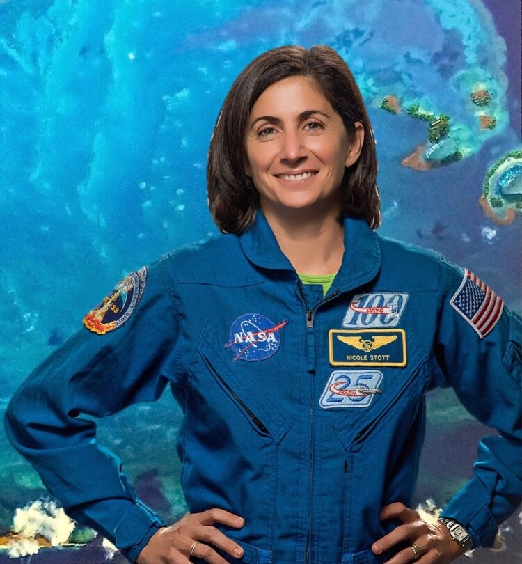 LAyurisnight's tweet photo. @Astro_Nicole's a @NASA #SpaceShuttle #Astronaut &amp; our #SPECIALGUEST.⁠ Spent 104 days in space.⁠ Highlights: 3 #spaceshuttle flights, 2x length @space_station expedition, spacewalk. She was last ISS crew member to return on space shuttle.⁠ #FoundingDirector of @SpaceForArtFoun https://t.co/dSio0cECgu