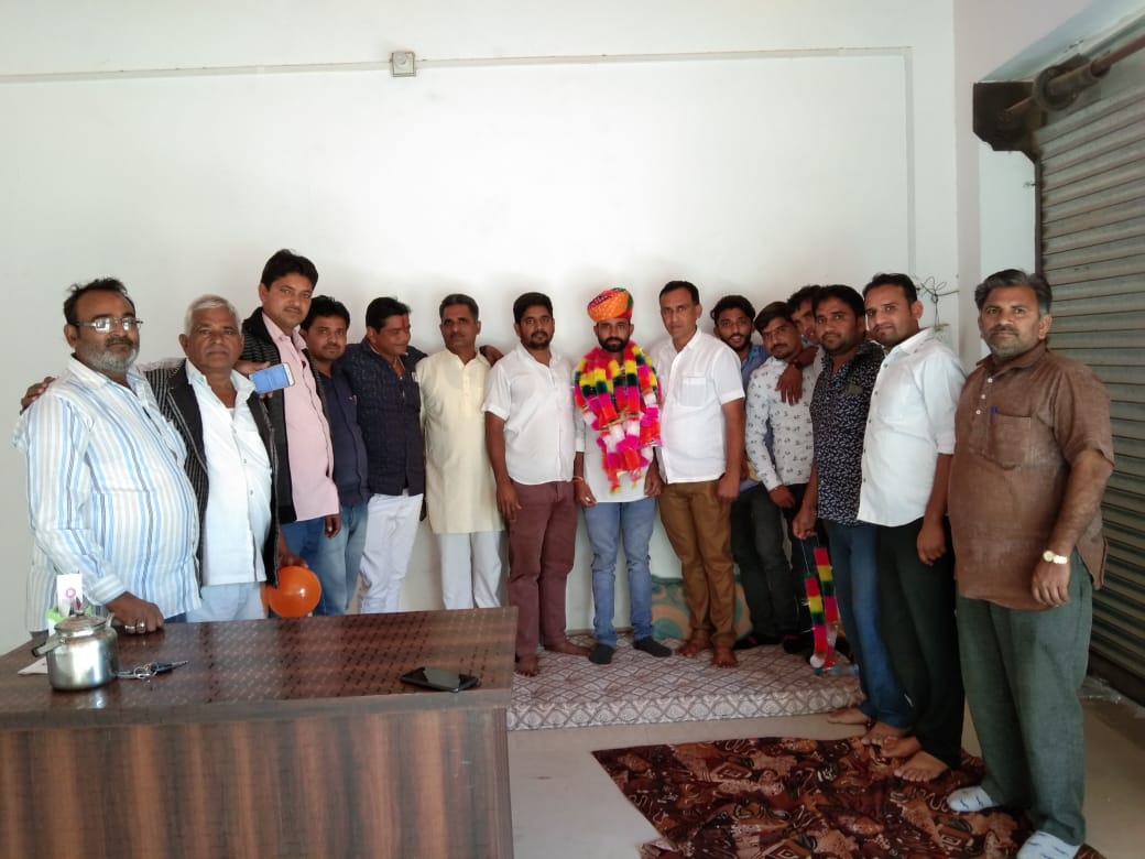 BhagawanaRam_'s tweet photo. गतदिवस #सिवाना में युवा कांग्रेस का विधानसभा अध्यक्ष बनने पर माली समाज व कार्यकर्ताओं द्वारा स्वागत किया गया। https://t.co/OO5QacEziw
