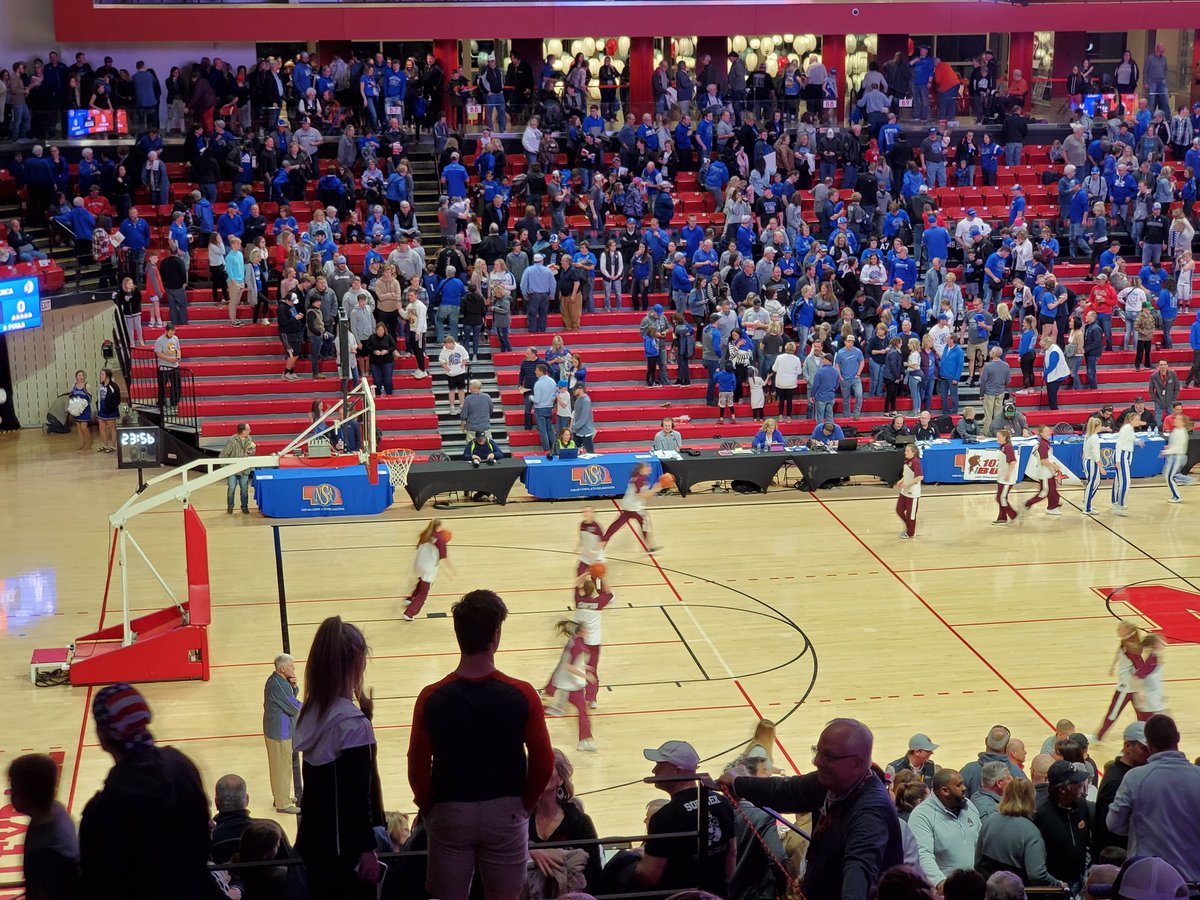 CroftonWarriors's tweet photo. Time for tipoff! #gocrofton https://t.co/SYLIhZ5bfT