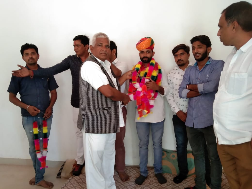 BhagawanaRam_'s tweet photo. गतदिवस #सिवाना में युवा कांग्रेस का विधानसभा अध्यक्ष बनने पर माली समाज व कार्यकर्ताओं द्वारा स्वागत किया गया। https://t.co/OO5QacEziw