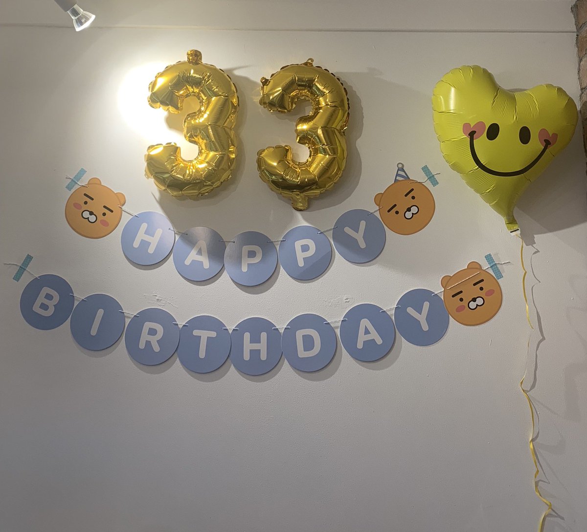 insoority's tweet photo. 🎂#HappyInsooDay🎂 3.7.8.14.15
本日よりカップホルダーの配布を開始しました。先着のキーリングの配布は終了しましたが、ハッシュタグイベントで応募いただいた方の中から抽選で差し上げますのでぜひご応募下さい
写真電���波ステッカーは配布中です🎁
#HappyInsmileDay0310 #INSOO #인수 
@k10208888 https://t.co/UvDWZEYIMG