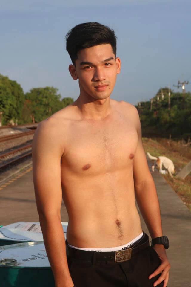 TheeraphatSric1's tweet photo. น้องเจ.....ปวช.3 สาขาไฟฟ้ากำลัง วิทยาลัยเทคโนโลยีละโว้ ลพบุรี 15 https://t.co/pkxEXwHyJd