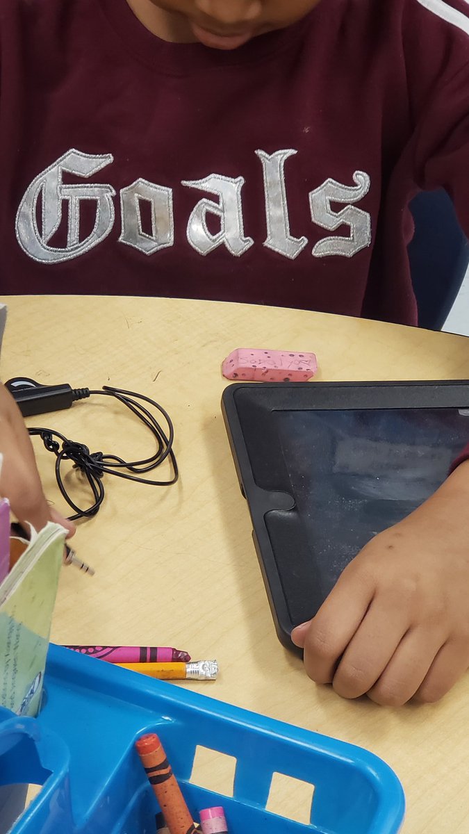 LeaderLockhart's tweet photo. The first shirt reminds me of @DurhamPublicSch #ignitinglimitlesspotential I couldn't help but #Smile as scholars smiled while reading their shirts to me. It was Read My Shirt Day. #Read #readacrossamericaweek #literacy https://t.co/78nqI4sd5R