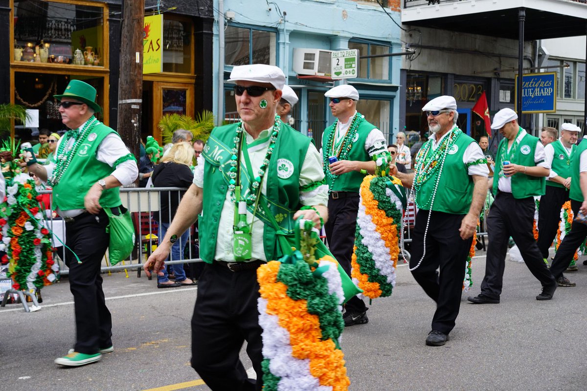 fqkidstours's tweet photo. Friday, March 13
Molly’s at the Market Parade

The parade at Molly’s — complete with marching bands and carriage riders — also puts you in a perfect position to enjoy the French Quarter and its accompanying St. Pat’s revelry. This parade begins and ends at 1107 Decatur St. https://t.co/kTrEF0JB3Y