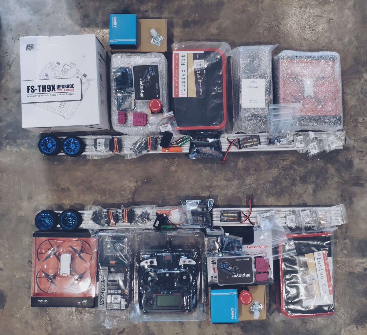 ruffleseed's tweet photo. OCTA eSports Robotic "BattleBots" Tournament Kit

2 sets for 2 schools.. more to pack! https://t.co/FIynKaex4n