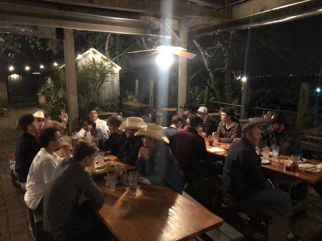 EZDELOSSANTOS's tweet photo. Wrapping up the day with our annual dinner trip to Gristmill!  Best tournament of the year! @Clements_BSBL https://t.co/KViyzhh93k