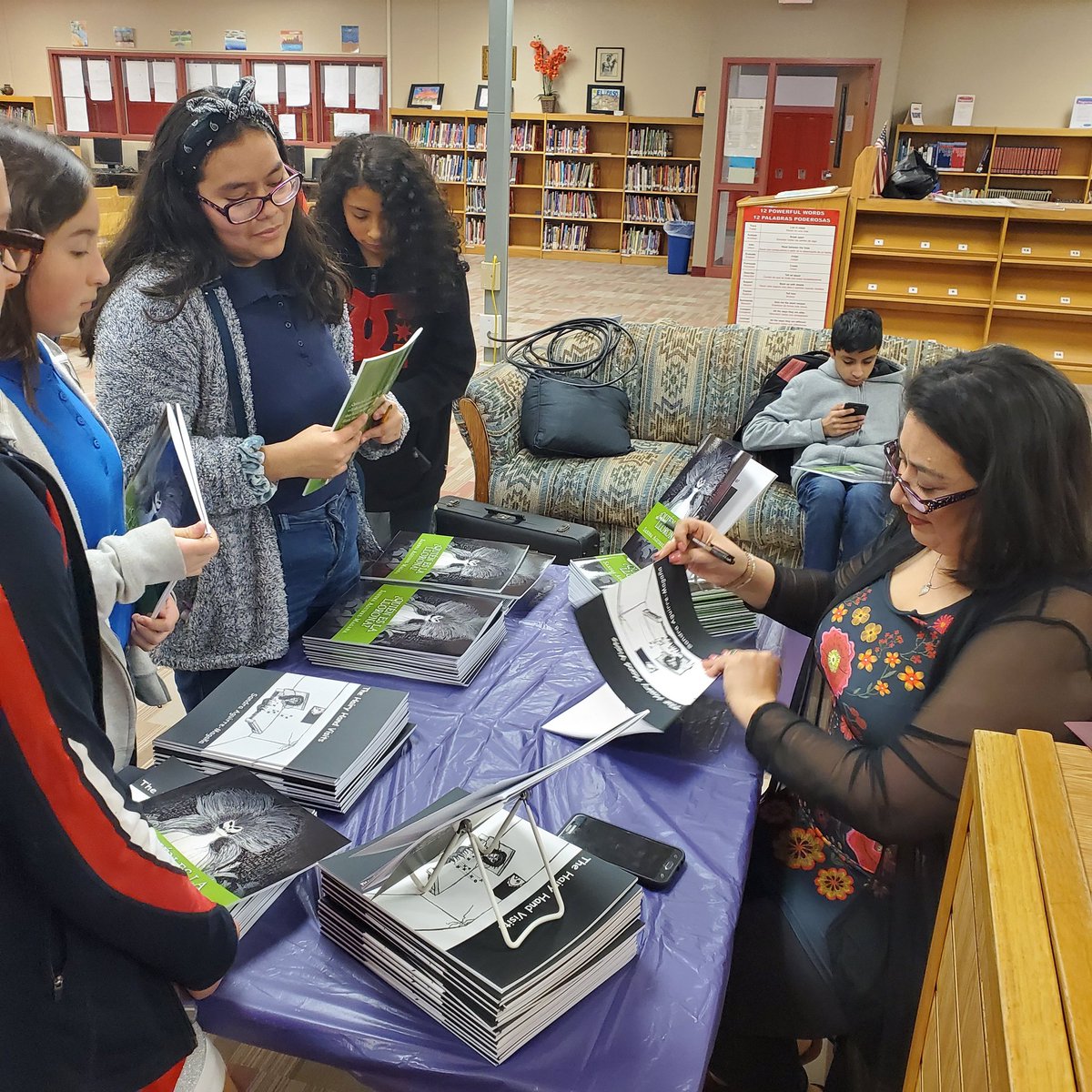 EmmsVelez's tweet photo. Ending Read Across America Week with author and story teller Sandra Aguirre-Magana! https://t.co/iA6n0Nb7tF