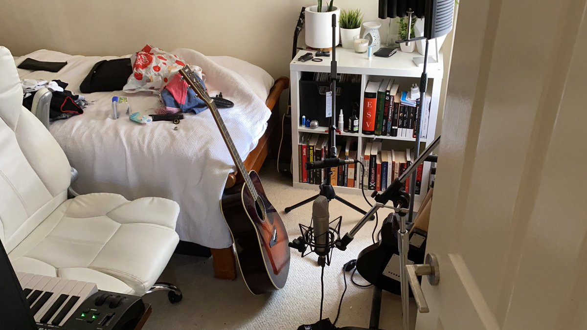 MIKAHOTO's tweet photo. Having a crack at micing a guitar for the first time. First guitar song I’ve written. Trying different mic arrangements. https://t.co/6PG8Zjaf4k