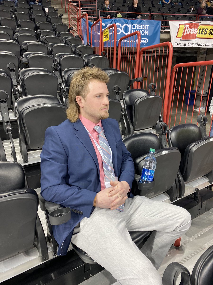 TaylorScheib's tweet photo. Hey Coug football fans.. you might remember Washington State beating USC in 2017.. but do you also remember MULLET MAN from that game!? 

Lance Lindgren went viral because of his mullet after ESPN cameras caught him in the stands. 

Three years later, the mullet lives on‼️ https://t.co/0KWtMVNBmf