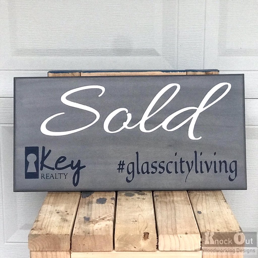 KnockOutWWD's tweet photo. 12x24โ Custom Sold Realtor Stained, Carved/Engraved & Painted Sign. Sealed with clear enamel.
.
.
#cnc #cncrouter #sign #woodsign @inventables #supportlocal #logo #custom #realtor #customsign @Minwax @RustOleum #keyrealty #glasscityliving #419 #toledo https://t.co/bsvlOFcQfZ
