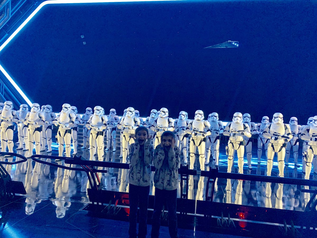 jeanniev02's tweet photo. When you have an out-of-this-world day! #celebratingmygirls #theforceisstronghere #feelingthemagic https://t.co/XDd50DH22J