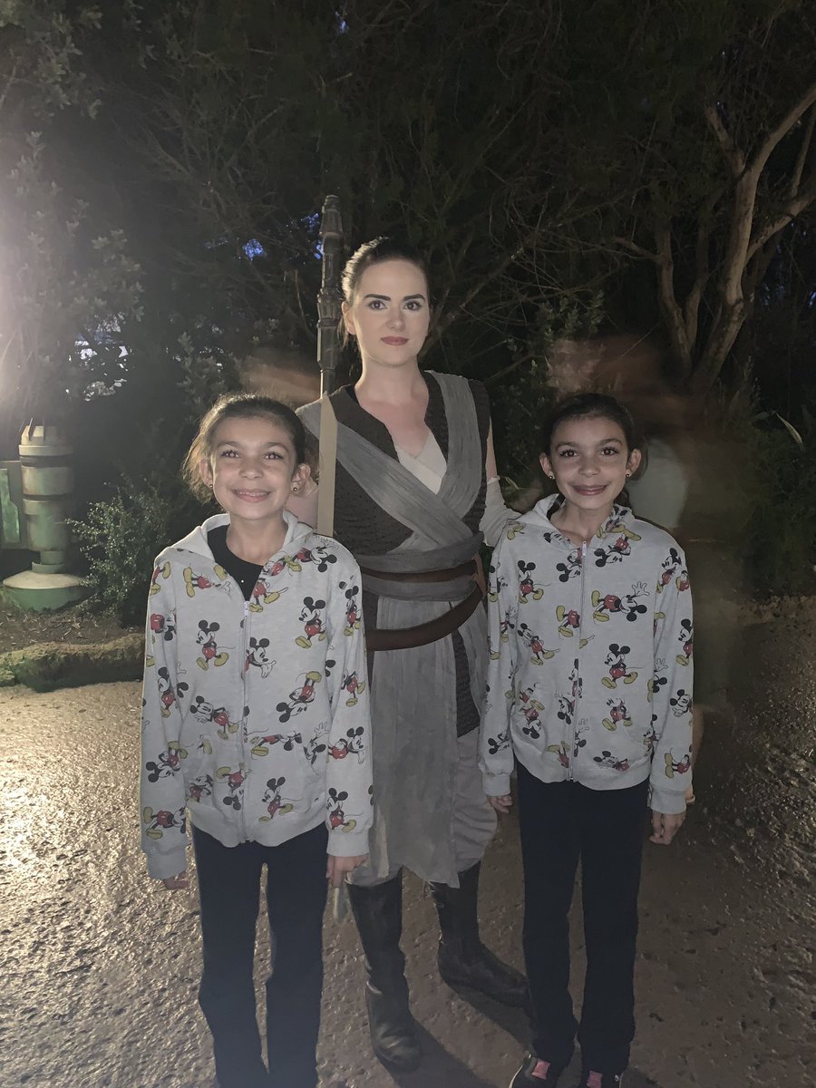 jeanniev02's tweet photo. When you have an out-of-this-world day! #celebratingmygirls #theforceisstronghere #feelingthemagic https://t.co/XDd50DH22J