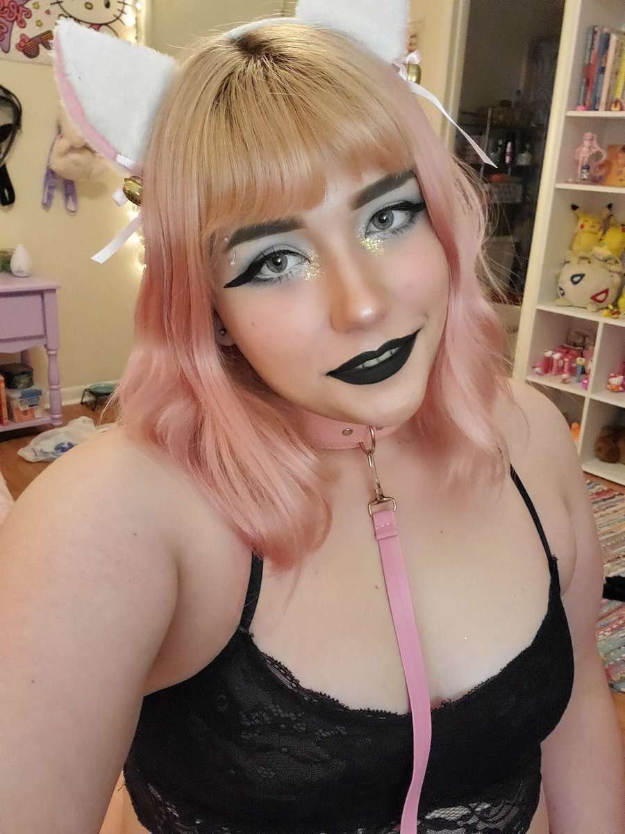 ditzydawn420's tweet photo. stray kitten free 2 good home

#petplay #bdsm #kittenplay https://t.co/zFzJoJRIUI