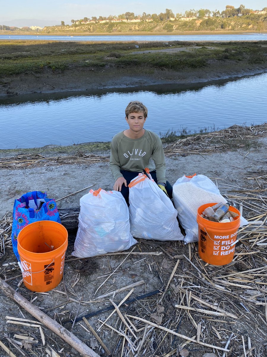 jax6street's tweet photo. Cleanup day 14: Definitely the most trash I’ve picked up since I’ve been documenting my cleanups! I can’t believe all this trash is in the back bay. Yes, I had to use a few plastic trash bags to fit all the trash because we picked up so much. #EarthCleanUp #SingleUsePlastic https://t.co/e4NqpnFhGV