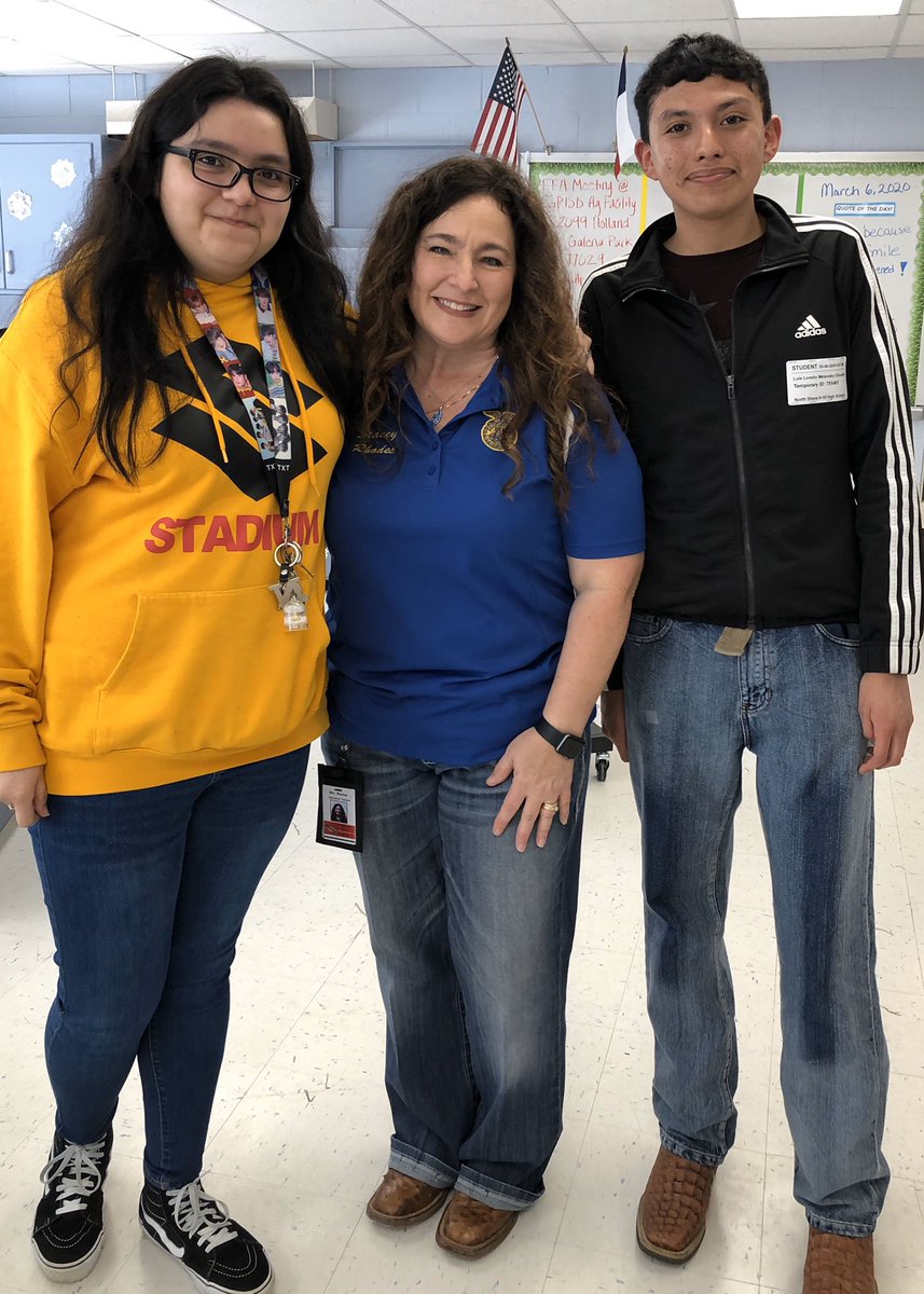 northshoreffa's tweet photo. Selfies with Mrs. Rhodes in Principle of Ag Class today at NS9! #FFA https://t.co/hEfyjuglBA