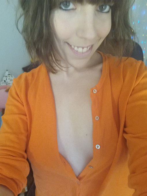 I am online @chaturbate  Say hello to me and cum chill with me at https://t.co/ISes9Guc1q #chaturbate<a class="tags" href="/tag/chaturbate">@chaturbate</a><a href="/tag/cammodel"class="tags"><span>#cammodel</span></a><a href="/tag/camgirl"class="tags"><span>#camgirl</span></a><a href="/tag/chaturbate"class="tags"><span>#chaturbate</span></a>