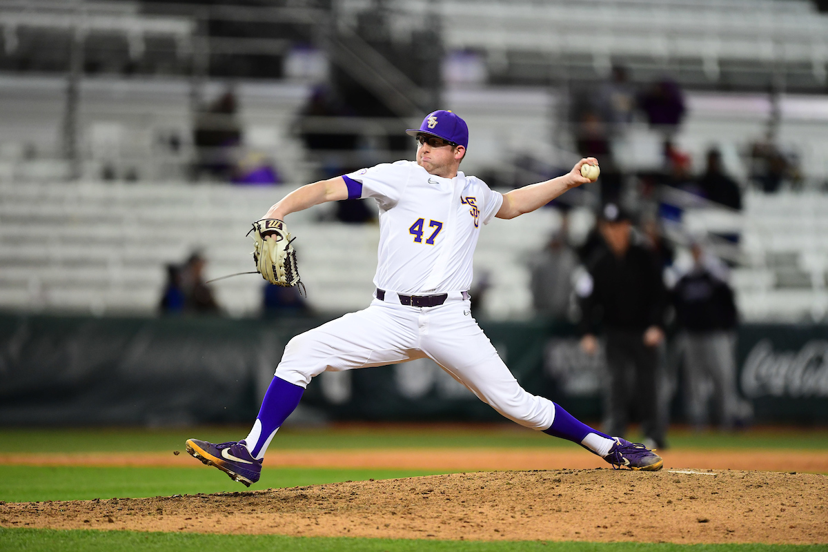 Mid 8 | <a href="/JacobHasty1/">Jacob Hasty</a> gets a strikeout to end the top of the inning! 

The River Hawks leave one on base.

Braden Doughty comes in as a pinch hitter to start the bottom of the inning

LSU 11, UML 2 | #GeauxTigers
