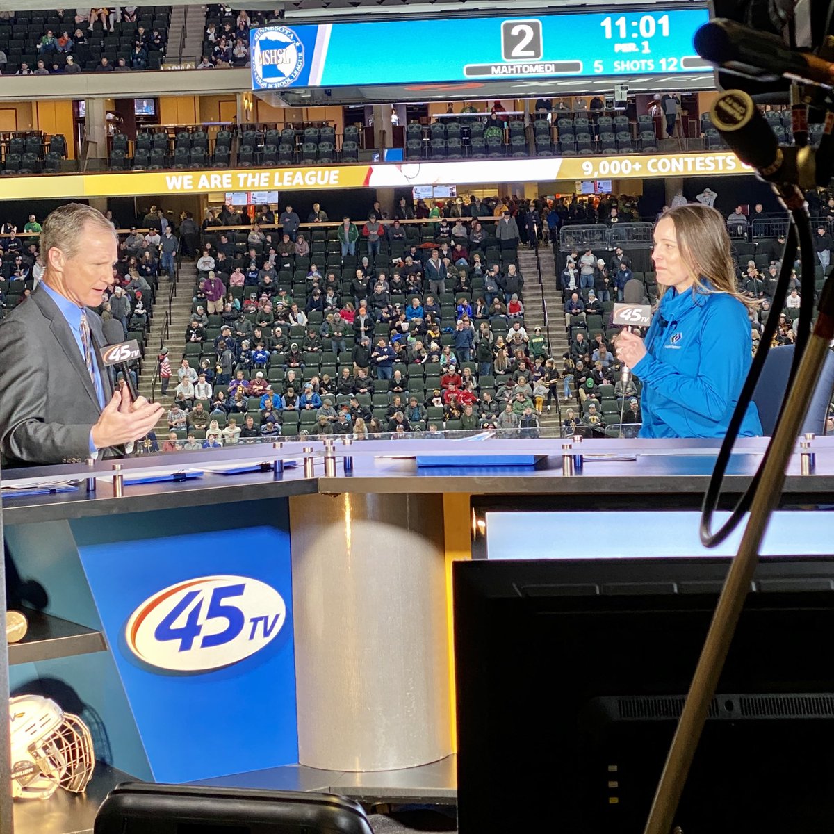 tideker's tweet photo. A big thanks to the ⁦@kstc45⁩ team for hosting ⁦@AnnieIdekerMD⁩ to discuss the importance of sleep for young athletes. #TheTourney20 #tourneyson45TV #proudhusband https://t.co/RK8pxdagum
