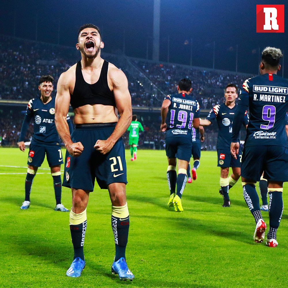 record_mexico's tweet photo. LA BOMBA 💥
Último minuto de tiempo agregado. Tiro de esquina en favor de América, todos se suman al ataque, incluido Memo Ochoa.
Henry Martín se levanta y con el hombro anota el gol con el que las Águilas rescataron el empate frente a Pumas.
https://t.co/pfff5T0fPJ https://t.co/vZnfuLOGdu