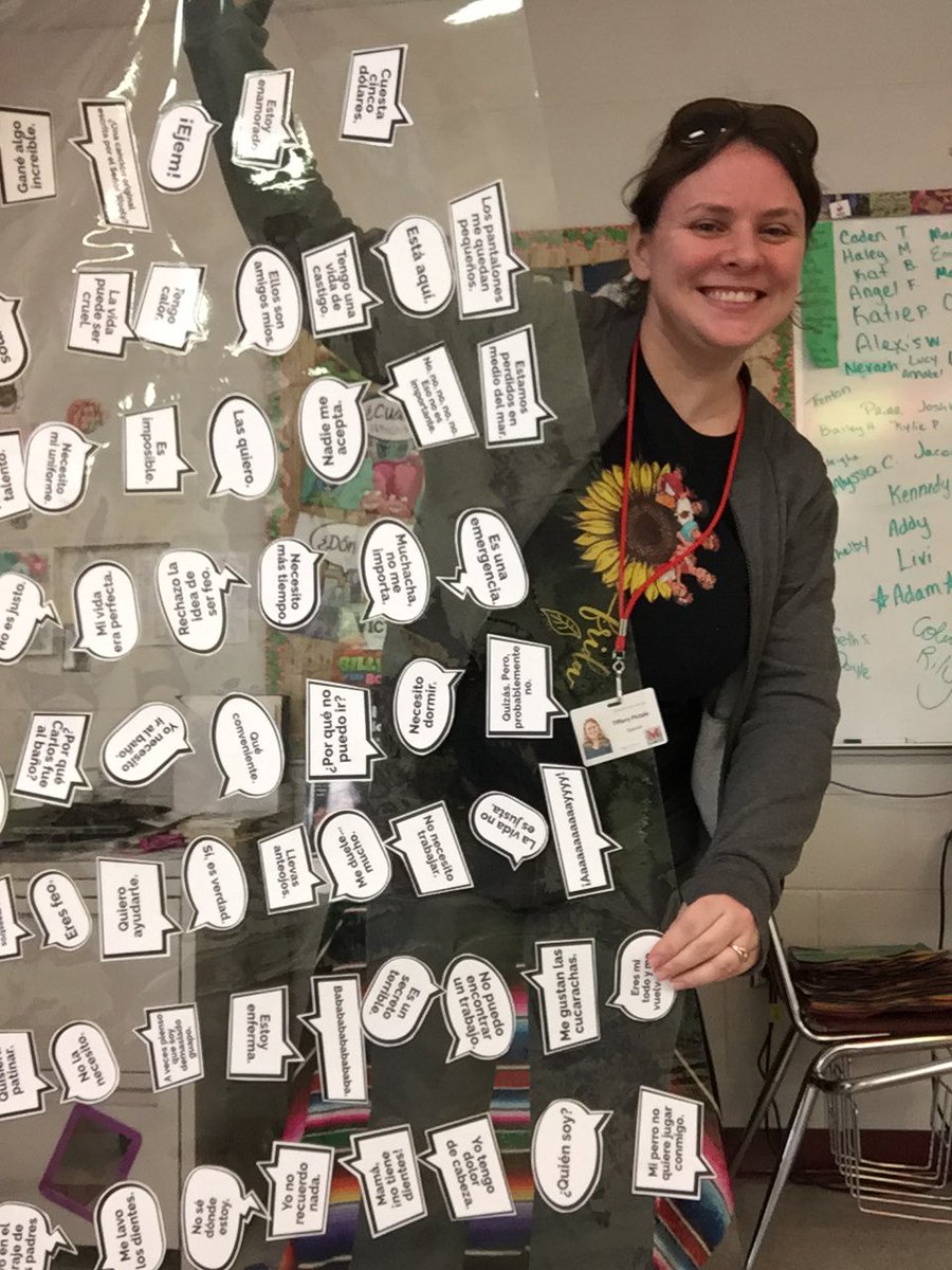 Guess who is STILL cutting dialogue bubbles 🤦‍♀️🤦‍♀️ I have a whole bag I still need to laminate and recut!  <a href="/senorwooly/">Señor Wooly</a> Can we just makes these into stickers next year? 🤪 #sigocortando #woolyweek