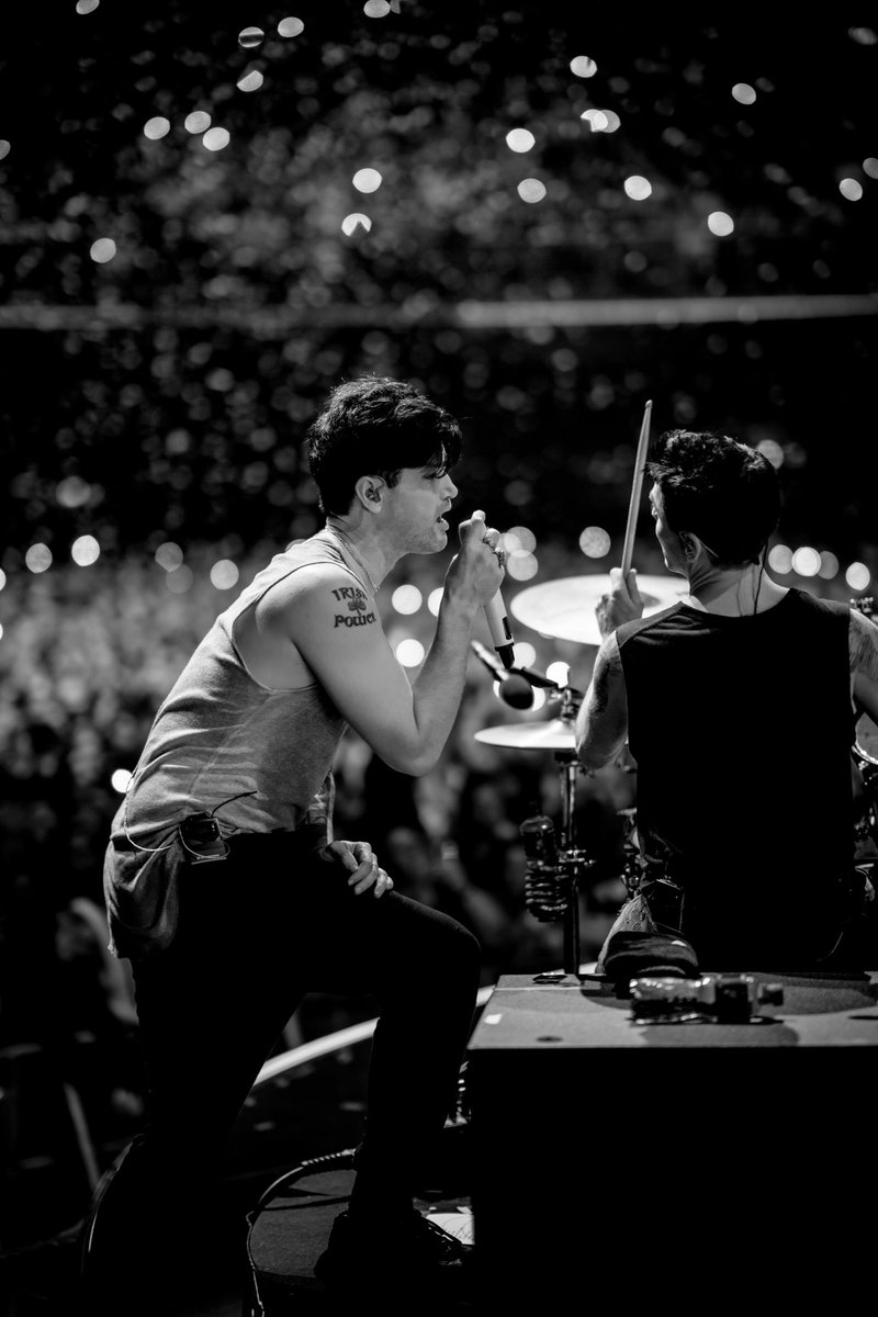 TheScript_Danny's tweet image. Twitter asks me .......... what’s happening. I have no words 😶 so just look at the place where we gather to feel a bond I’ve never felt in my life. True unity through sacrifice,pain and the recognition that there is no us and there is no you. Just complete love
