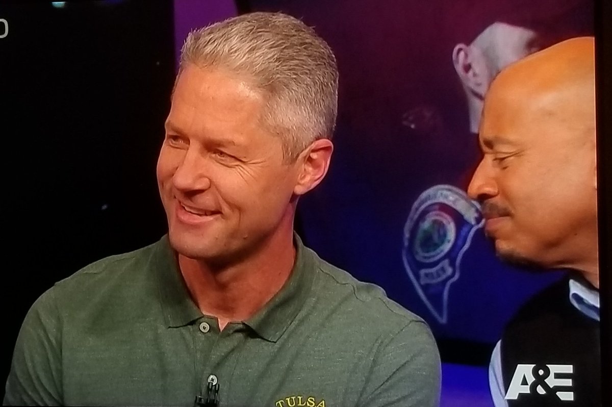 Rogue_Leia_'s tweet photo. @Sean_C_Larkin ... this gives me life!! 🤣 @TomMorrisJr1 coming in for the "Sniff"! 🤣
#LivePD #PassedTheSniffTest https://t.co/WSrr9bmBF8