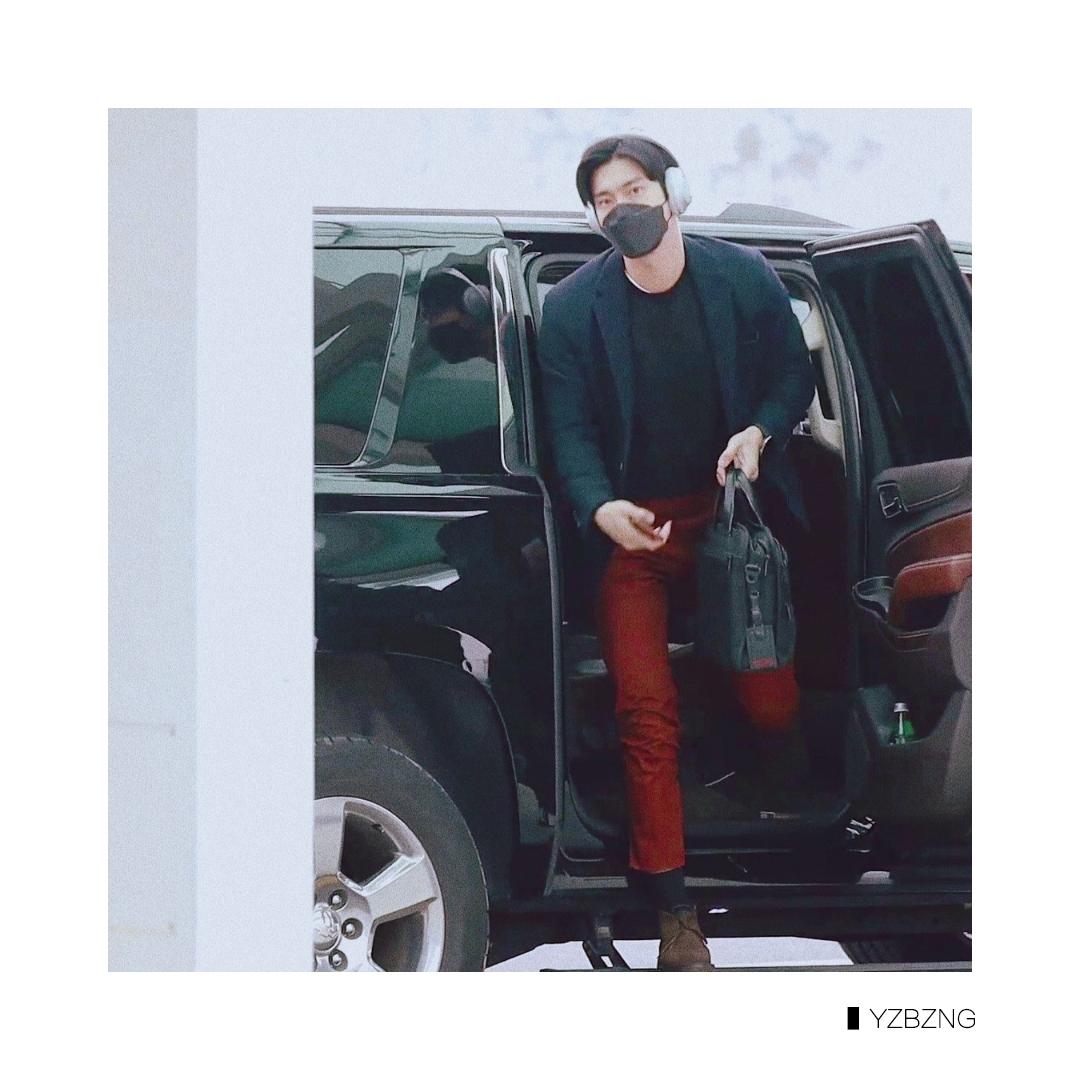 yzbzng's tweet photo. 200307 🐎 Seoul🛫Jakarta
Wear mask Wash hands Frequent disinfection
#최시원 #SiwonChoi #시원 #Siwon 
#최시원_데뷔_15주년_축하해
#Siwon_Debut15thAnniversary 
#최쿨님 💙💙 https://t.co/MzSLOYSsxI