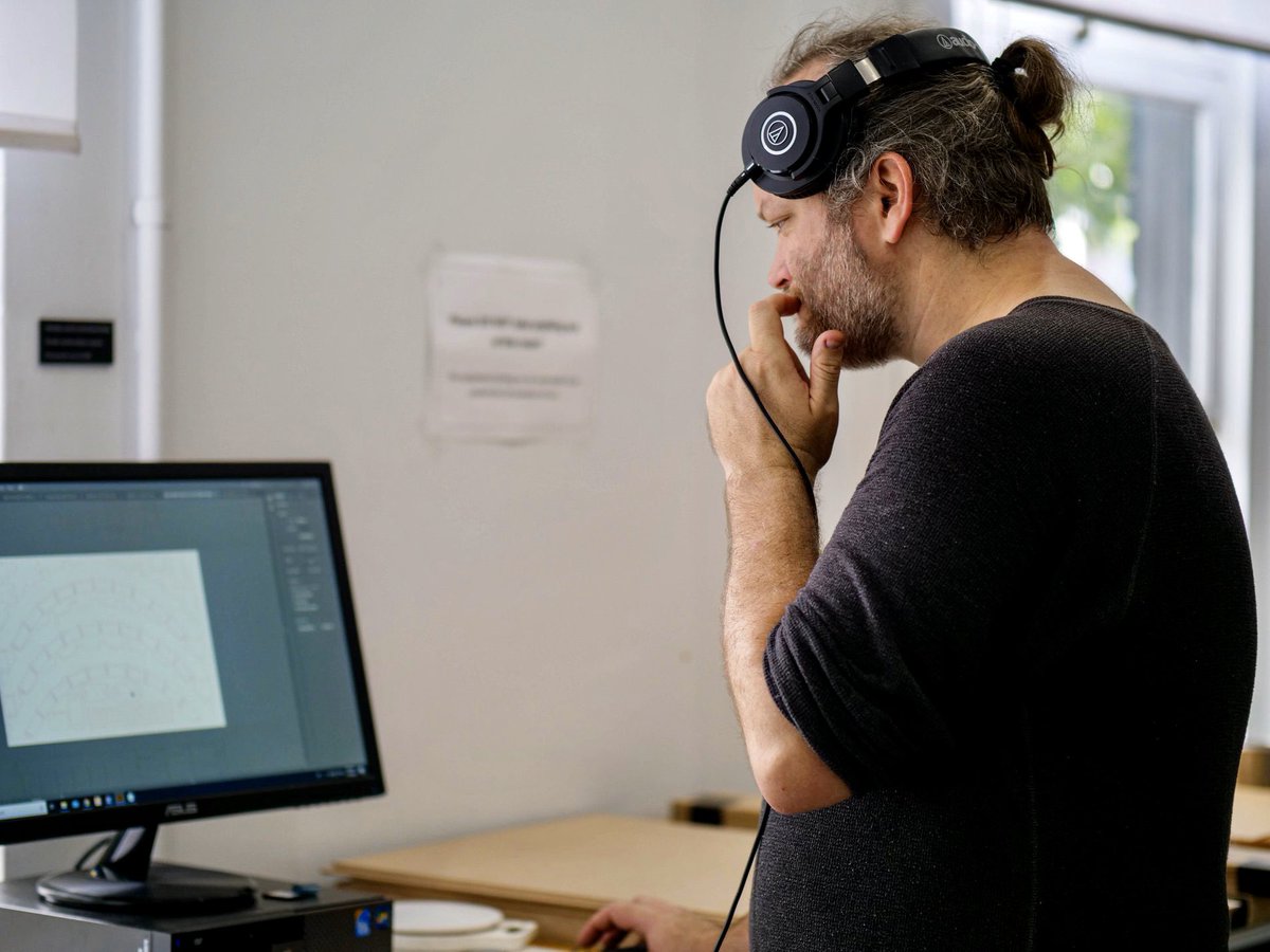 ArcIncubator's tweet photo. This afternoon participants are working hard to process their discussions with mentors and to keep executing their product and business ideas. Now is the time to get their hands dirty and use the fun equipment we have here at Arc. #hswbne https://t.co/nVznbrpOsV