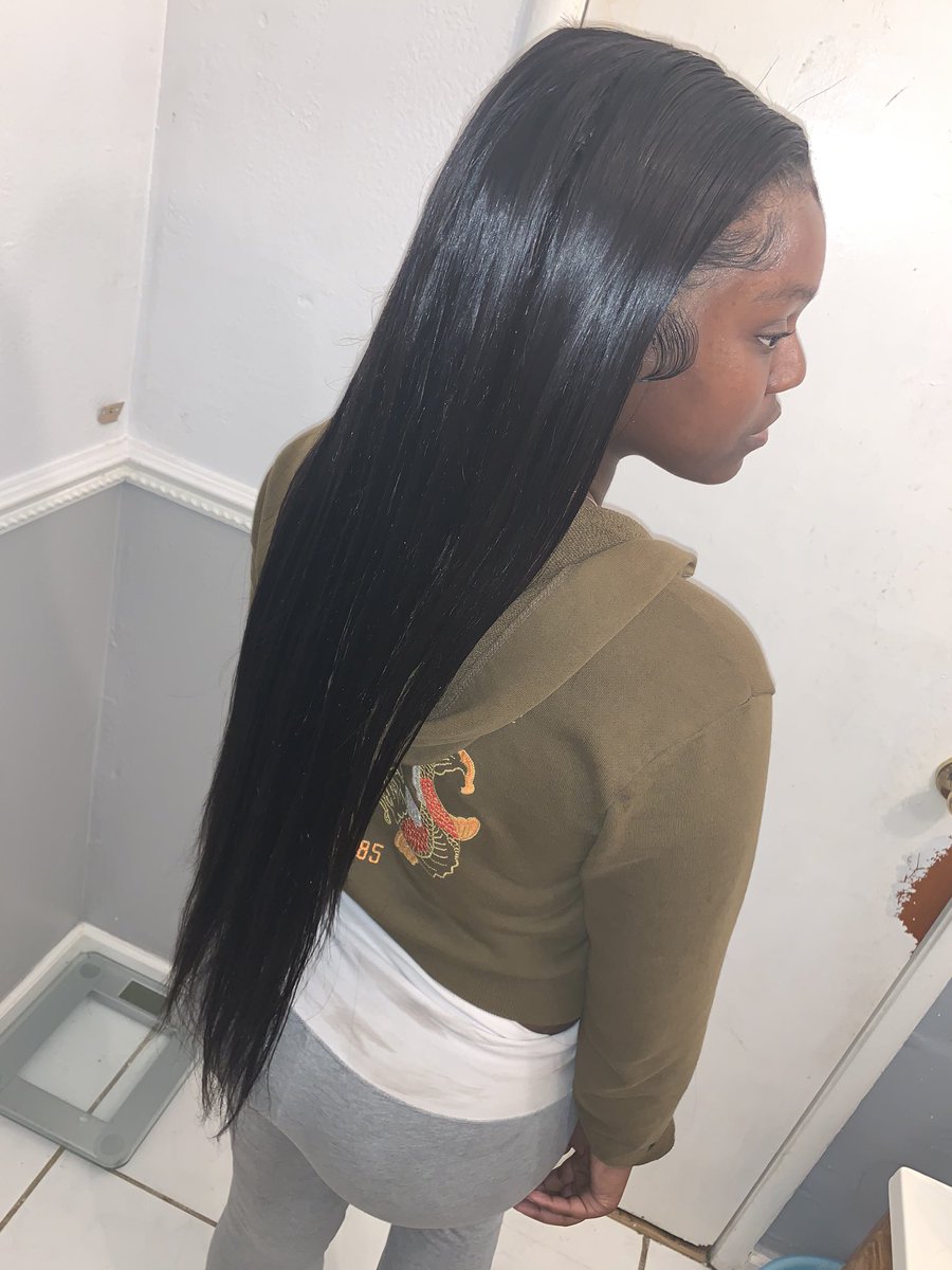 TFT4prez's tweet photo. my sister sooo pretty 😍😍😍 had to slay my bby girl for her senior portraits ❗️#whatfrontal👀 https://t.co/xoxB1P5xV8