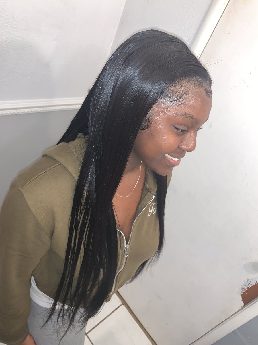 TFT4prez's tweet photo. my sister sooo pretty 😍😍😍 had to slay my bby girl for her senior portraits ❗️#whatfrontal👀 https://t.co/xoxB1P5xV8