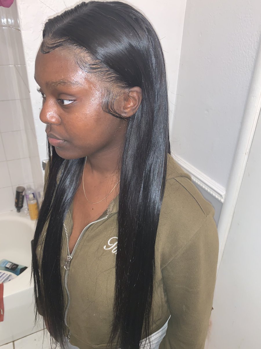 TFT4prez's tweet photo. my sister sooo pretty 😍😍😍 had to slay my bby girl for her senior portraits ❗️#whatfrontal👀 https://t.co/xoxB1P5xV8