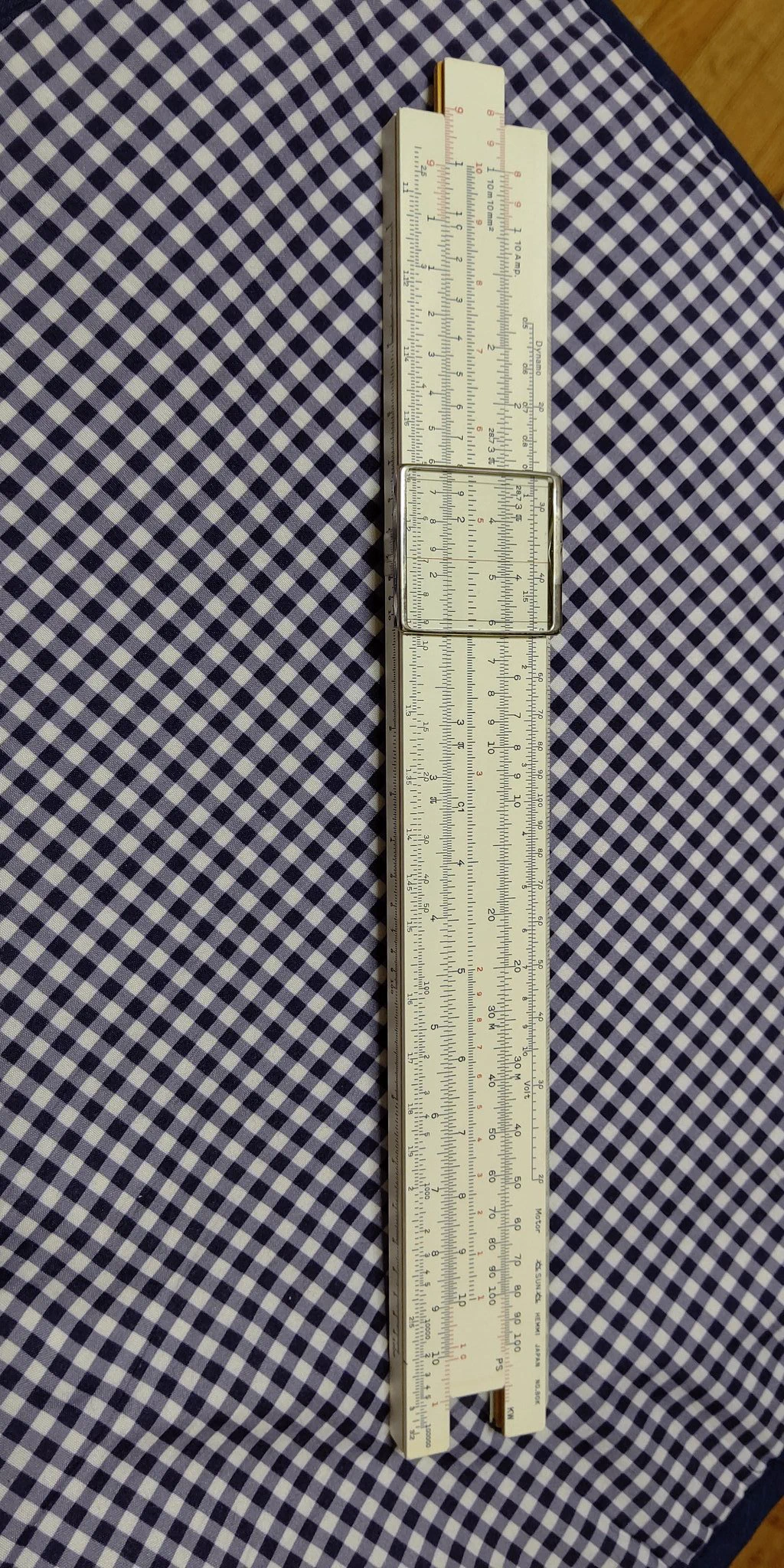 @nationalmaclord @SHARP_JP 私も懐かしい物が出てきました。計算尺です。 