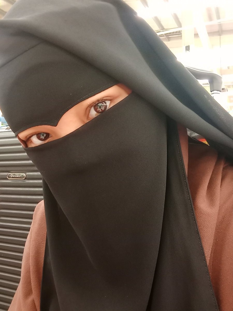 NStrawberryna's tweet photo. Me turns 22... Thanks to my mom dh lahir kan angah.. Jaga angh dari kecik smp besar.. But on my mind.. Iam still ur baby mom hehehe.. Love u💕💕💕

#turns22
#happybirtdaydearself 
#stillbaby 
#simple https://t.co/4UApT9gdmx
