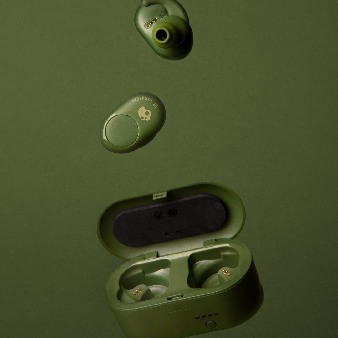 SkullcandyJapan's tweet photo. ELEVATEDで限定生産されたPush Olive🌿さらには購入特典のBudケース🌿
今では激レアアイテム💀
#FeelSkullcandy #FeelElevated #スカルキャンディー #SkullcandyJapan #ヘッドホン #ワイヤレスイヤホン https://t.co/H5QBqtFPj2