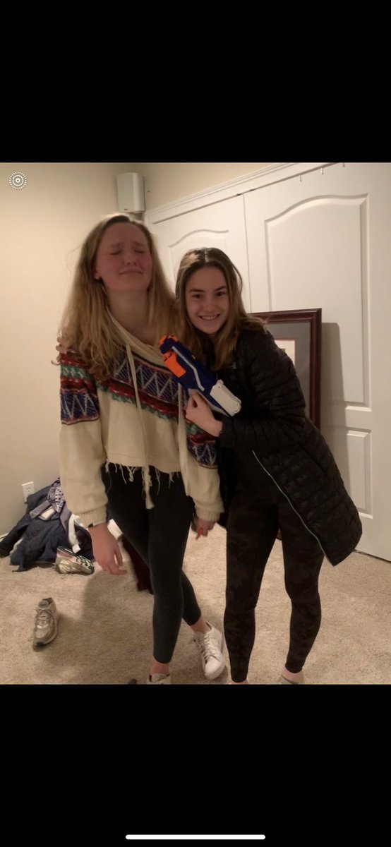 NerfSua's tweet photo. Riley Wagner shot Claire Earls! Claire is out for round 1! https://t.co/M84sg4csJP