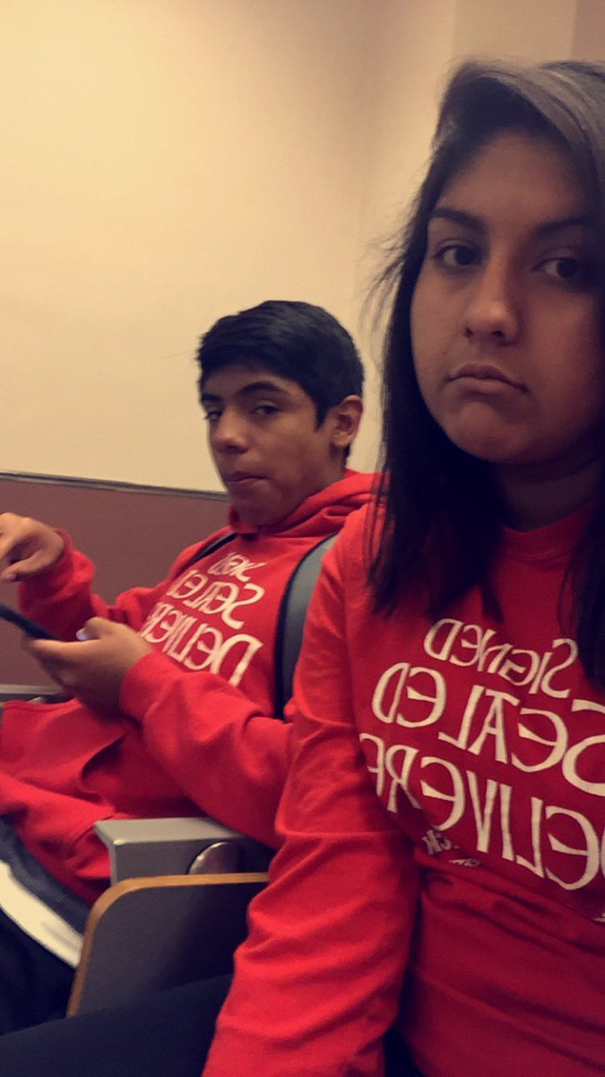 Soto_Alvaro13's tweet photo. Happy birthday @calderonaliciaa 🎉🎉❤️ Enjoy your first legal drinks💯 https://t.co/prHTGRAD8I