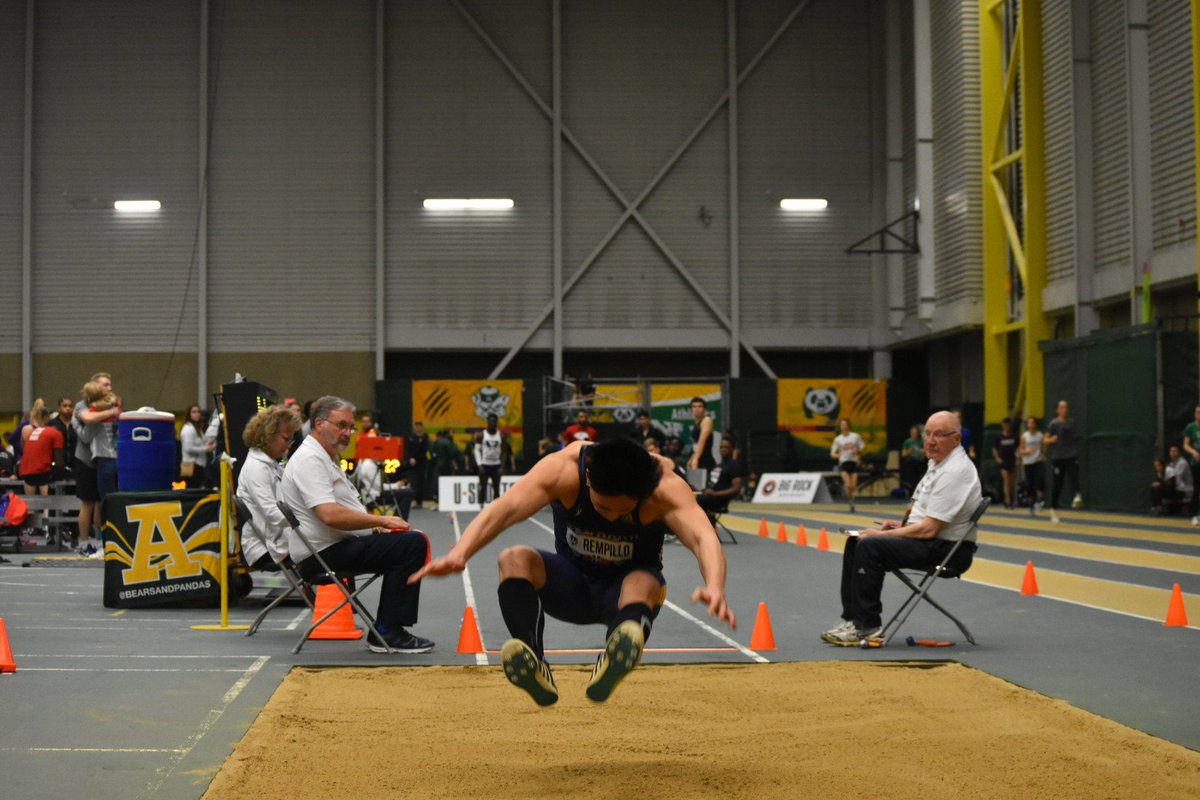 WindsorLancerTF's tweet photo. Justin Rempillo places 11th with 6.47m at the @USPORTSTF Championships @WindsorLancers #WindsorIsComing https://t.co/3opdnqkLB0