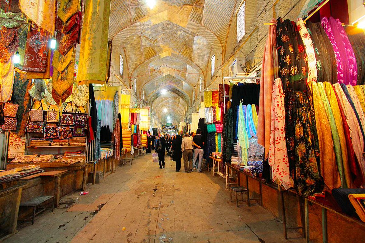 And we're off to the bazaar in my Iranian cultural heritage site thread! The Vakil Bazaar to be precise. It is the main bazaar in Shiraz and it is believed it was established in the 11th century by the Buwayhids, a Shia Iranian dynasty. Most gorgeous bazaar I've ever seen!