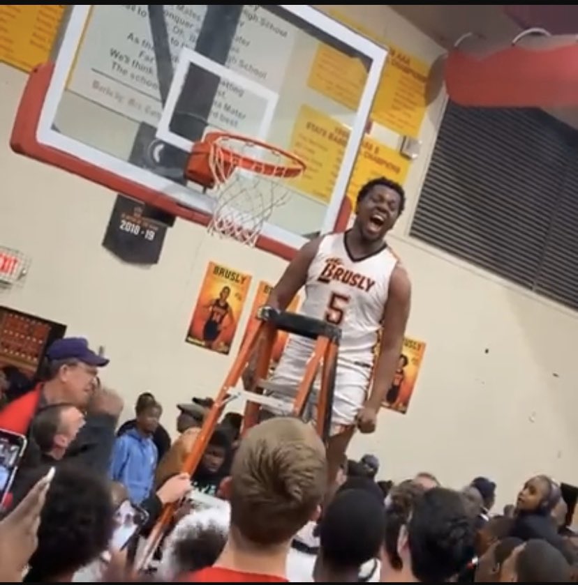 BruslyBBK's tweet photo. Brusly advances to the Top 28 for the first time in over 25 years!  What an incredible atmosphere for a high school basketball game!  

Brusly 67   Ville Platte 62 

TO THE BRUSLY COMMUNITY....thank you so much for your support!  It’s time to head to Lake Charles! https://t.co/bxqhKJ1xpm