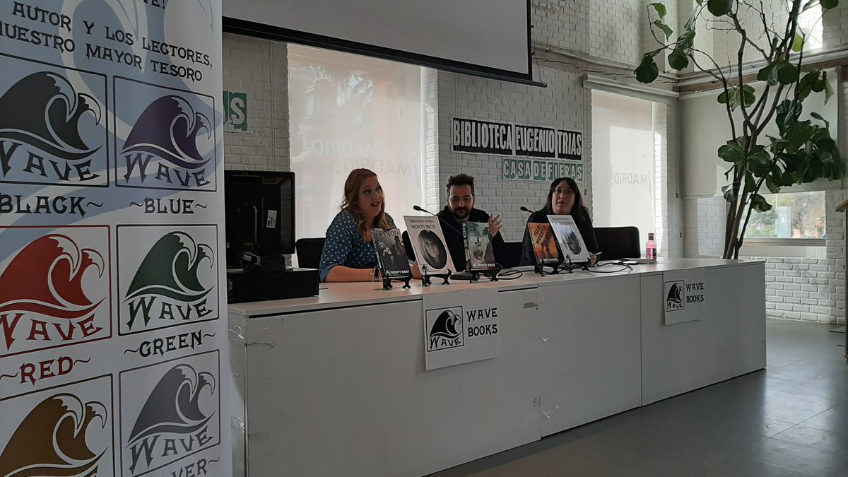 WaveEditorial's tweet photo. Surferos, en la #WaveConII no paramos, y es que ahora están los geniales autores @DaniTemplar y @MontyBrox hablando de sus obras #IslaMuerta, #Caperucita y #NubeNegra https://t.co/W3YU7H6QNx