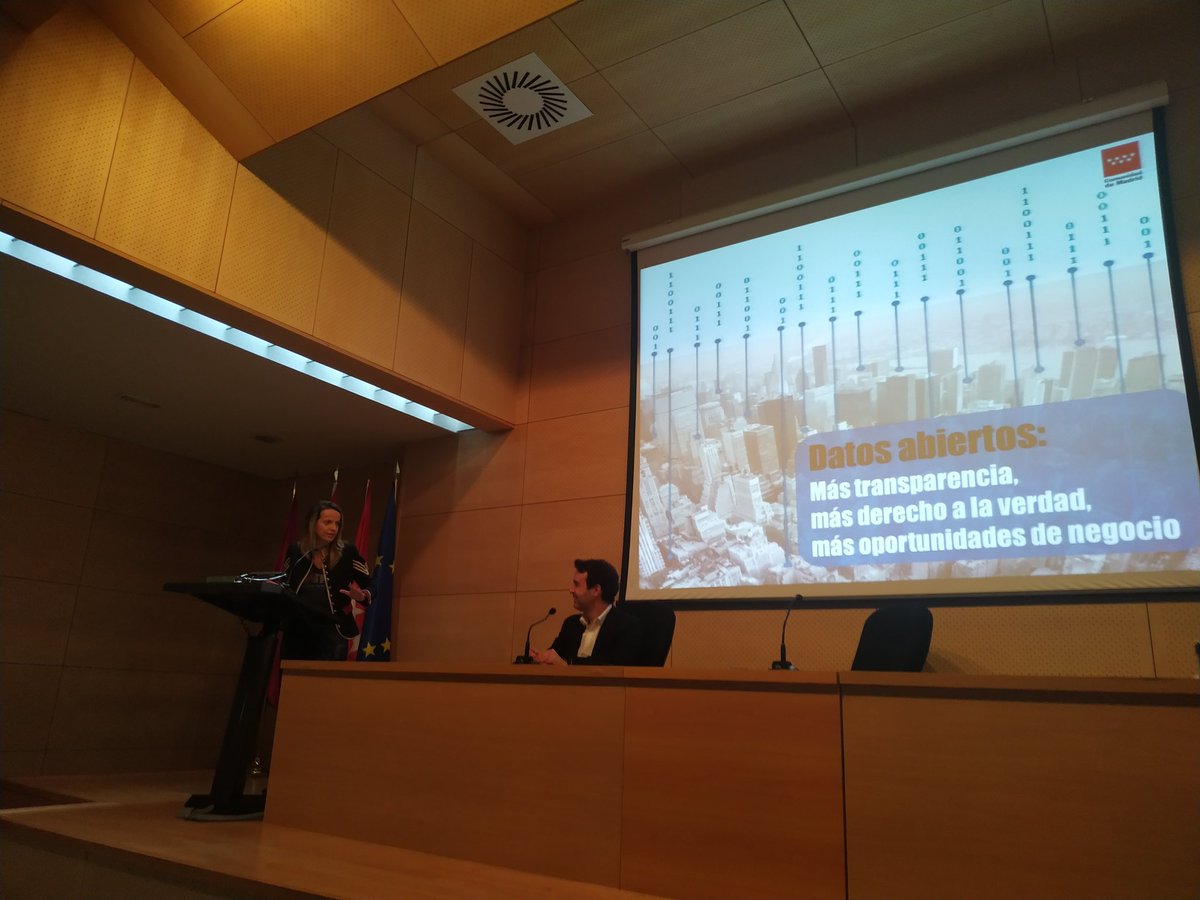 #DatosAbiertos  ➡ transparencia, derecho a la verdad y oportunidades de negocio

De la mano de <a href="/ana_lorenzo/">Ana Lorenzo 🇪🇺</a>, responsable del área de #Transparencia de la <a href="/ComunidadDIM/">Comunidad DIM</a>

#OpenDataDayAlcobendas
#ODD2020