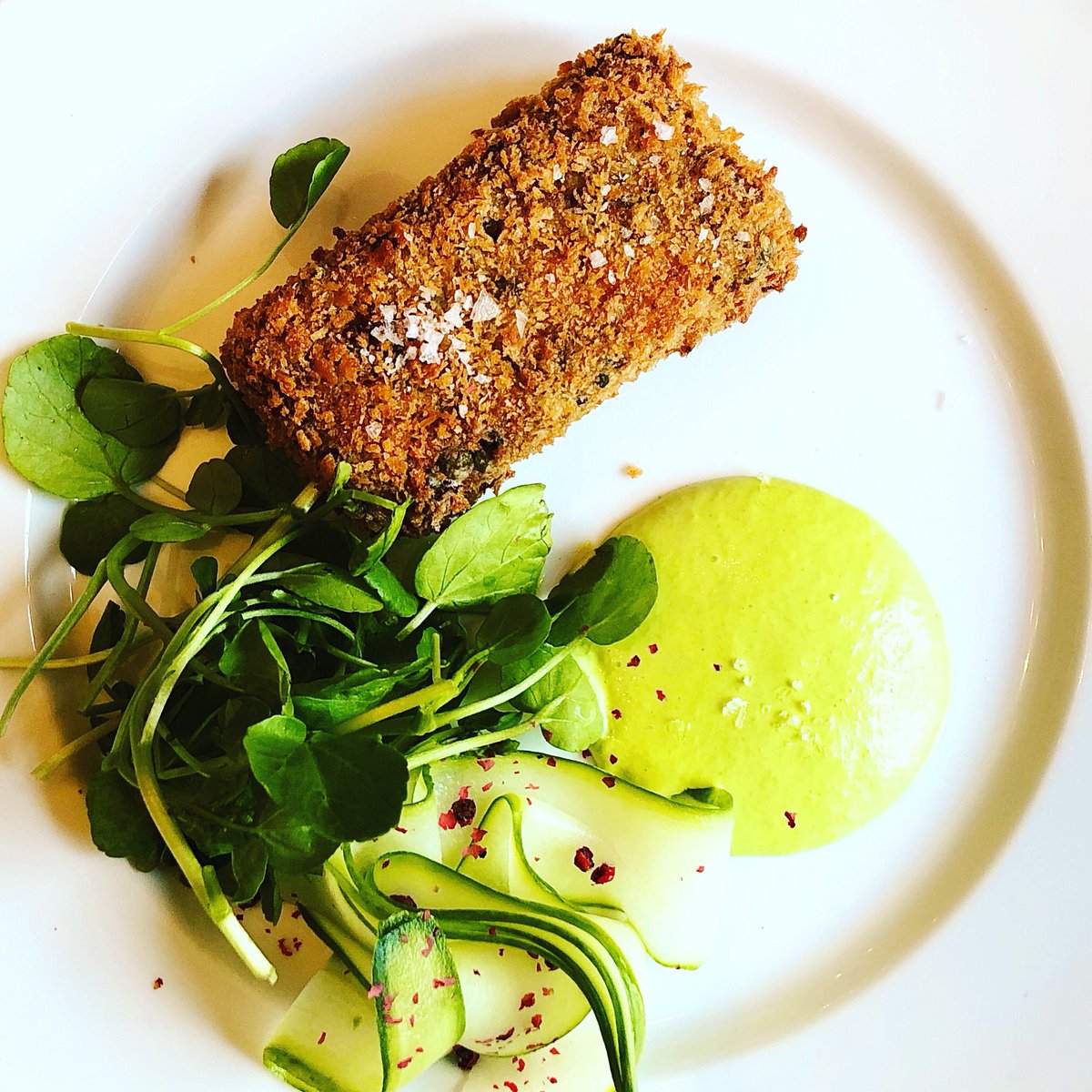 Faulknerchester's tweet photo. This little seasonal beauty is on as a special starter today. New season lamb fritter, wild garlic mayonnaise, watercress &amp; cucumber salad. #propertasty #pubfood #gastropub #AwardWinning #bestfoodpub #spring #seasonal https://t.co/FJAepLQPru