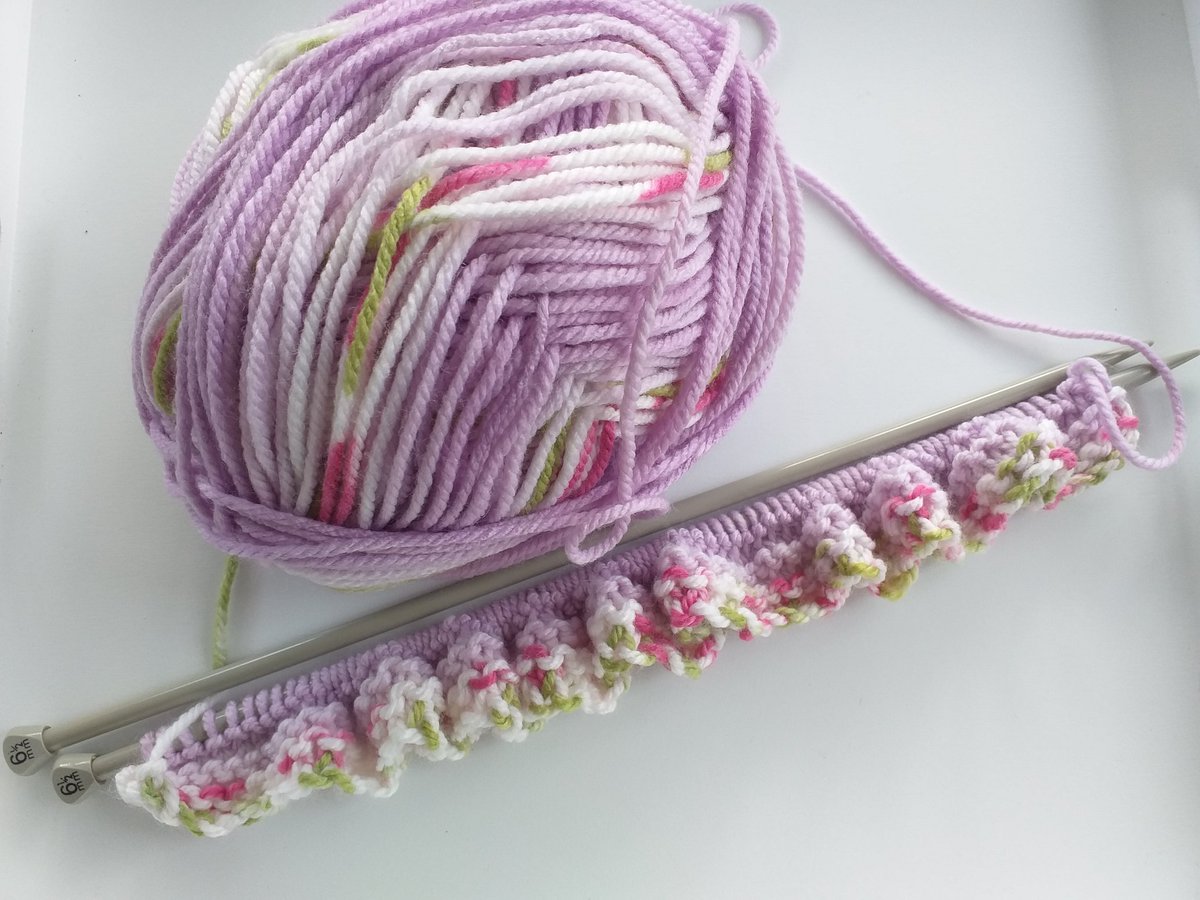 beyond_blanket1's tweet photo. Happy Saturday! It may he dull and rainy outside but there is a touch of Spring here on the needles @beyond_blanket1 #spring #Hayfieldbabyblossomchunky #easyknit https://t.co/3MkKYvxnko