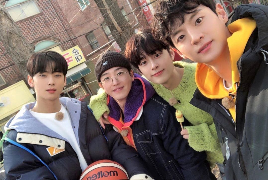 sunzhysky's tweet image. เค้าอัพไฟล์ให้ใหม่แล้วนะคะ

[ซับไทย] Handsome Tigers ตอนพิเศษวันปีใหม่เกาหลี Part 2
🔗drive.google.com/file/d/1k-eQaF…
ปล.รอวิดีโออัพโหลดสักครู่ถึงจะดูได้นะคะ 

[ซับไทย] MY 15 FAVORITE THINGS with Moon Su Inn WomanSense TV
🔗youtu.be/gPN4z3hl-iY

#HandsomeTigers #MoonSuInn #มุนซูอิน