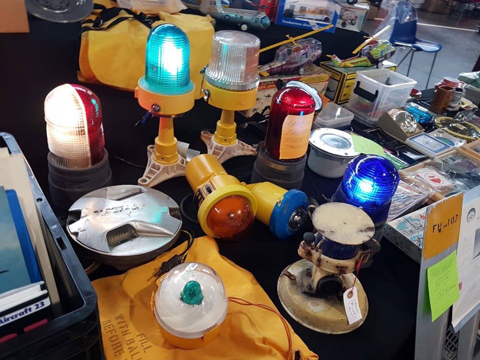 AgenceOzelys's tweet photo. #AeroCollector a ouvert ses portes à l’espace Charenton ! Tout ce week-end pour compléter sa déco et bibliothèque #avgeek #aviaddict #aerophile 🤩🛍🛍
(📸 Organisation) https://t.co/vBk20UW6tF