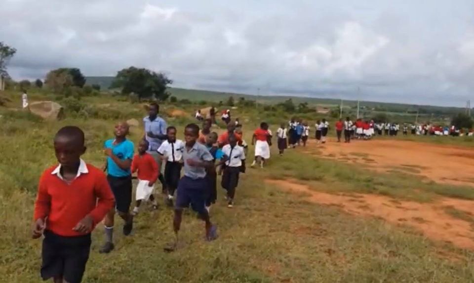 Future_of_Taru's tweet photo. Wednesday was selection day to participate in the inter-school #athletics competition. In #Kenya, Secondary Schools championships started on Friday. Sports help relieve stress and improve mental health and all the kids have fun. #sport #wellness #MentalHealthMatters #Cumbria https://t.co/A3civmOj1W